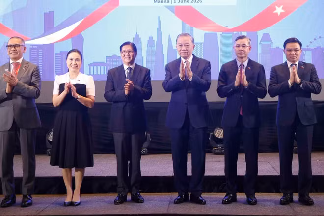 Tổng Bí thư, Chủ tịch nước Tô Lâm và Tổng thống Philippines Ferdinand Romualdez Marcos Jr. cùng các đại biểu dự Diễn đàn Doanh nghiệp Việt Nam-Philippines. (Ảnh: TTXVN) 