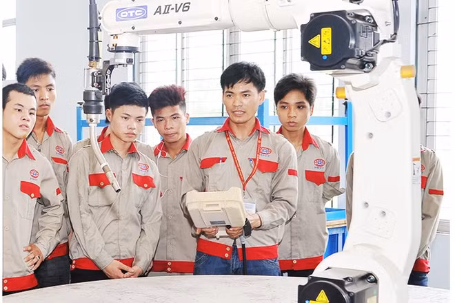 Đào tạo nguồn nhân lực chất lượng để đón đầu các dự án đầu tư công nghệ có giá trị gia tăng cao. Ảnh: NAM NGUYỄN