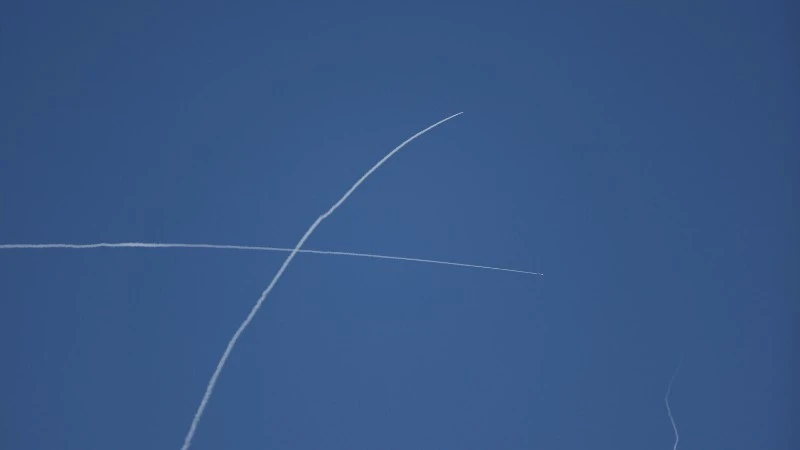 Căng Thẳng Bùng Nổ: Israel Không Kích Beirut, Hezbollah Trả Đũa Bằng Rocket