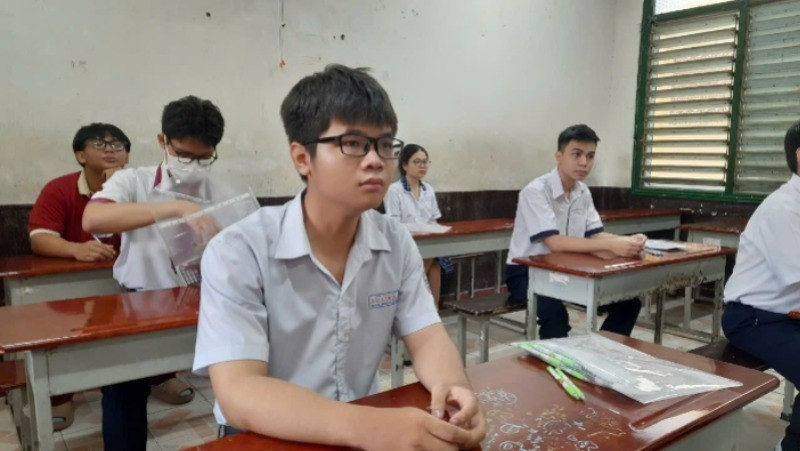 Mặc dù tự tin, nhưng thí sinh vẫn có chút lo âu vì đề năm nay lần đầu tiên ra theo Chương trình Giáo dục phổ thông 2018. 2-6162.jpg