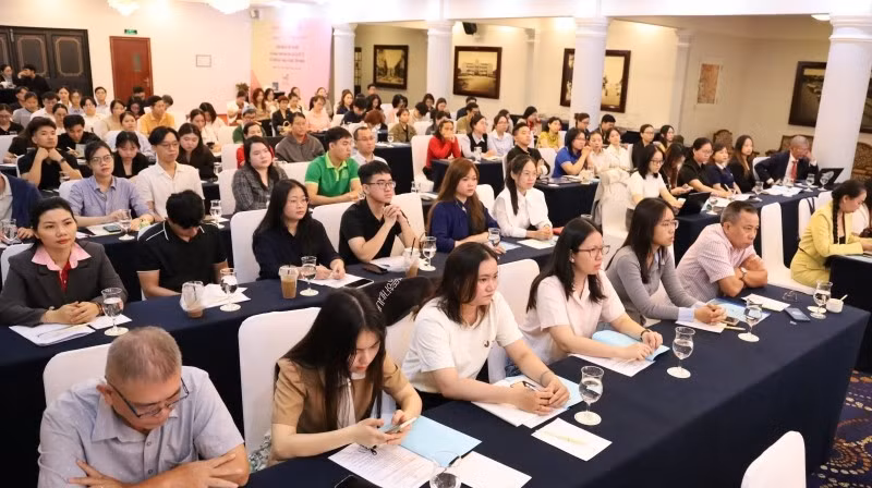 Các đại biểu tham dự hội nghị tập huấn.