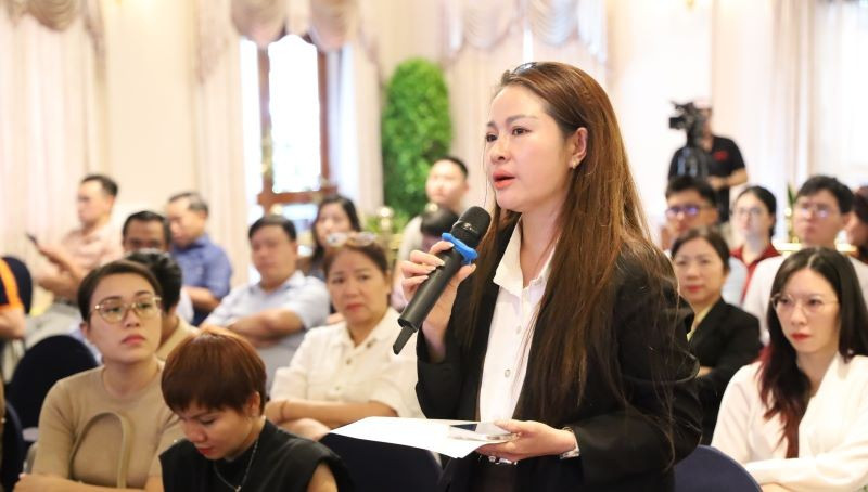 Đại biểu phát biểu tại buổi đối thoại. dulich-2.jpg