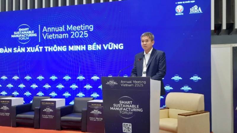 Ông Võ Văn Thân, Chủ tịch Hiệp hội các doanh nghiệp Khu công nghiệp Thành phố Hồ Chí Minh phát biểu tại diễn đàn. bbb-6624.jpg
