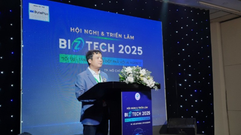 Ông Nguyễn Văn Khoa, Chủ tịch VINASA, phát biểu khai mạc Hội nghị và Triển lãm Biztech 2025. 1111-4508.jpg