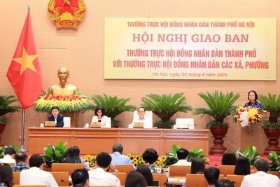 Hội nghị giao ban với Thường trực Hội đồng nhân dân các xã, phường.