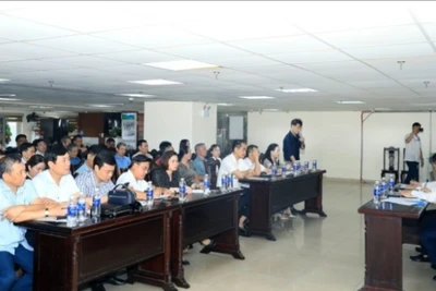 Quang cảnh buổi làm việc của Ban Đô thị (Hội đồng nhân dân thành phố Hà Nội) với các bên liên quan tại chung cư SDU.