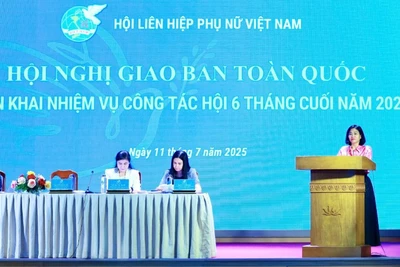 Chủ tịch Hội Liên hiệp Phụ nữ Việt Nam Nguyễn Thị Tuyết phát biểu tại hội nghị.