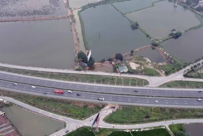 Hạ tầng giao thông phát triển tạo điều kiện cho sự kết nối của các khu vực, các đô thị.