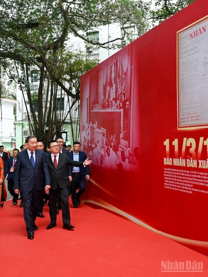 Tổng Bí thư Tô Lâm đến thăm, làm việc với Báo Nhân Dân. (Ảnh: DUY LINH)