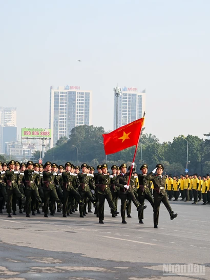 Lễ xuất quân và diễn tập các phương án bảo vệ an ninh, trật tự phục vụ Đại hội đại biểu toàn quốc lần thứ XIV của Đảng được tổ chức tại Quảng trường Sân vận động quốc gia Mỹ Đình (thành phố Hà Nội). (Ảnh: DUY LINH)