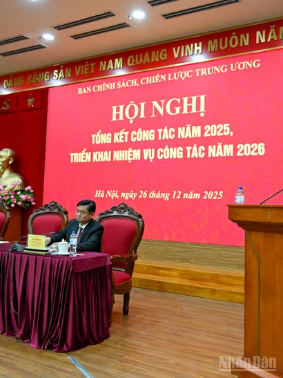 Thường trực Ban Bí thư Trần Cẩm Tú phát biểu chỉ đạo hội nghị. (Ảnh: DUY LINH) 