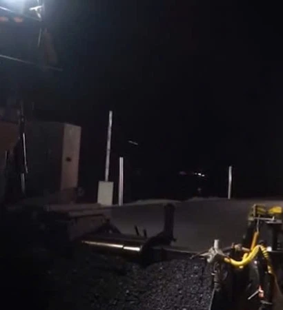 [Video] Xuyên đêm thi công trên cao tốc Cần Thơ – Cà Mau