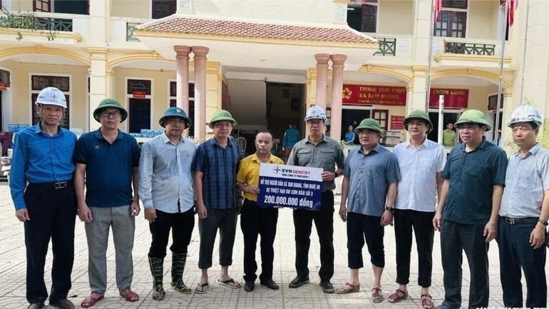 Đoàn trao hỗ trợ tại xã Tam Quang, tỉnh Nghệ An. (Ảnh: EVNGENCO1) img-5786-8226.jpg