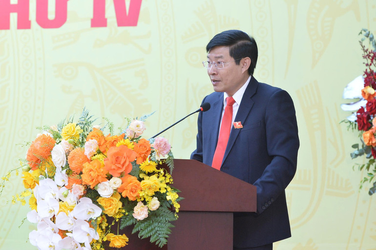 Đồng chí Nguyễn Danh Duyên, Chủ tịch Hội đồng thành viên Tổng công ty Điện lực thành phố Hà Nội phát biểu tại đại hội. (Ảnh: EVNHANOI) z6832920014367-00ba74f1e15194d282f789ee2bebfa12.jpg