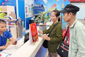 Người lao động khó khăn, xa quê đăng ký tham gia “Chuyến xe hạnh phúc” Tết Bính Ngọ năm 2026.