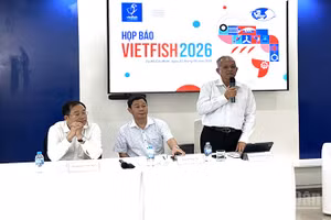 Lãnh đạo Hiệp hội Chế biến và Xuất khẩu Thủy sản Việt Nam (VASEP) trả lời các câu hỏi của báo chí tại buổi công bố VIETFISH 2026. (Ảnh: HOÀNG LIÊM)