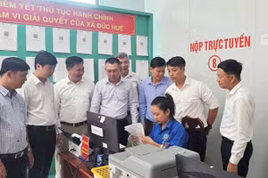 Báo Nhân Dân, Ban Tuyên giáo Tỉnh ủy Tây Ninh, Công ty Lê Bảo Minh đã hỗ trợ (miễn phí) các giải pháp chuyển đổi số cho xã Đức Huệ.
