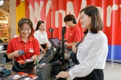 Khách hàng dễ dàng tìm hiểu thông tin hàng hóa có hệ thống truy xuất nguồn gốc. (Ảnh minh họa: Báo Nhân Dân)