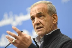 Tổng thống Iran Masoud Pezeshkian dự họp báo tại Tehran, Iran, ngày 16/9/2024. (Ảnh: Tân Hoa xã)