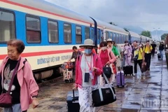 Kỳ nghỉ Tết Dương lịch kéo dài 4 ngày, dự kiến nhu cầu đi lại của người dân tăng đột biến. (Ảnh: Năm Nhung/Báo Nhân Dân)