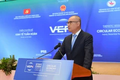 Đồng chí Phạm Đại Dương, Ủy viên Trung ương Đảng, Phó Trưởng Ban Chính sách, chiến lược Trung ương phát biểu đề dẫn phiên hội thảo chuyên đề kinh tế tuần hoàn và chuyển đổi xanh. (Ảnh: Thế Đại)