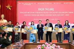 Các cá nhân, đơn vị được khen thưởng trong việc đưa nội dung quyền con người vào chương trình giáo dục trong hệ thống giáo dục quốc dân.