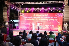 Tiết mục văn nghệ tại lễ khai mạc.