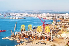 Thi công chân đế điện gió ngoài khơi tại Tổng Công ty cổ phần Dịch vụ kỹ thuật dầu khí Việt Nam Vũng Tàu.