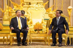 Tổng Bí thư Tô Lâm hội kiến Samdech Techo Hun Sen. (Ảnh: Đinh Trường)