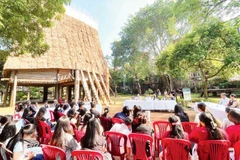 Trao đổi về bảo tồn nhà rông trong đời sống đương đại tại Bảo tàng Dân tộc học Việt Nam.