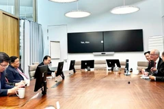 Phó Thủ tướng Nguyễn Chí Dũng thăm và làm việc với Tập đoàn AstraZeneca. (Ảnh: VGP/Cầm Tuấn)