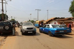 Quang cảnh đường phố ở Bissau, Guinea-Bissau ngày 26/11/2025. (Ảnh: THX/TTXVN)