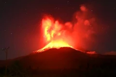 Núi lửa Lewotobi Laki-laki (Indonesia) phun trào ngày 1/8/2025. (Ảnh: THX)