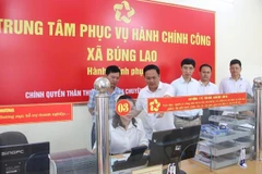 Đoàn công tác Sở Nội vụ Điện Biên kiểm tra vận hành Trung tâm hành chính công tại xã Búng Lao. 