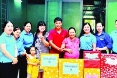 "Mái ấm công đoàn" được trao tặng cho gia đình chị Nguyễn Thị Thùy My là động lực để vợ chồng chị thêm niềm tin vươn lên trong cuộc sống. 