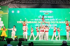 Một tiết mục văn nghệ chào mừng tại Lễ khai mạc.