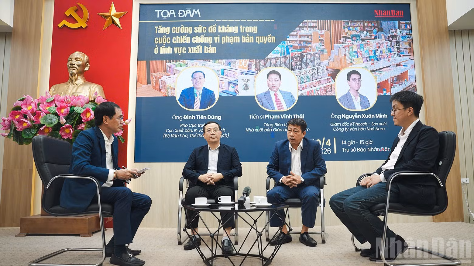 Các diễn giả tại buổi tọa đàm. (Ảnh: HỒNG QUÂN)