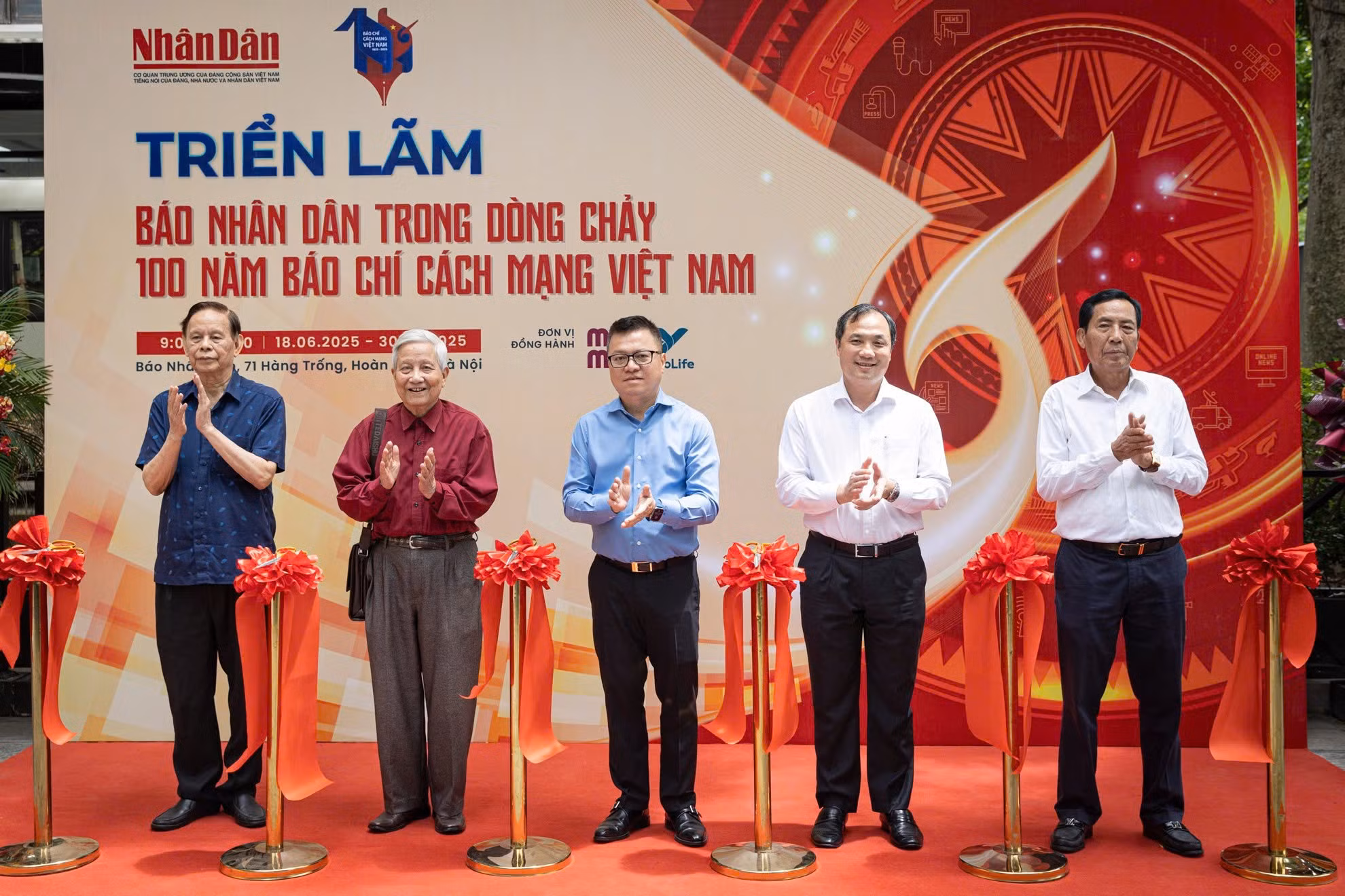 Lễ ra mắt các ấn phẩm, chuyên trang và triển lãm đặc biệt nhân kỷ niệm 100 năm Ngày Báo chí Cách mạng Việt Nam. (Ảnh: SƠN TÙNG)