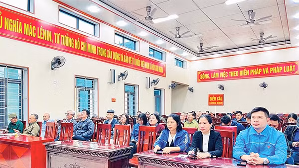 Tỉnh đoàn Hưng Yên phối hợp Trung tâm chuyển đổi số Học viện Chính trị quốc gia Hồ Chí Minh tổ chức lớp học "Bình dân học vụ số".