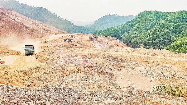 Bãi thải mỏ sắt Tiến Bộ ở phường Linh Sơn đã được tỉnh Thái Nguyên đồng ý chủ trương sử dụng đất thải làm vật liệu san lấp các khu, cụm công nghiệp, dân cư, đô thị, giao thông.