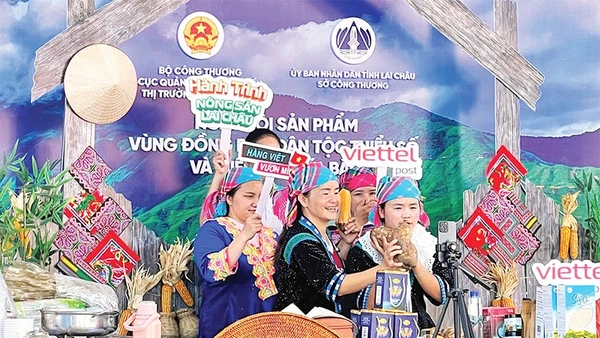 Các kênh bán hàng trực tuyến giúp nông sản vùng cao tiếp cận thị trường rộng lớn hơn.