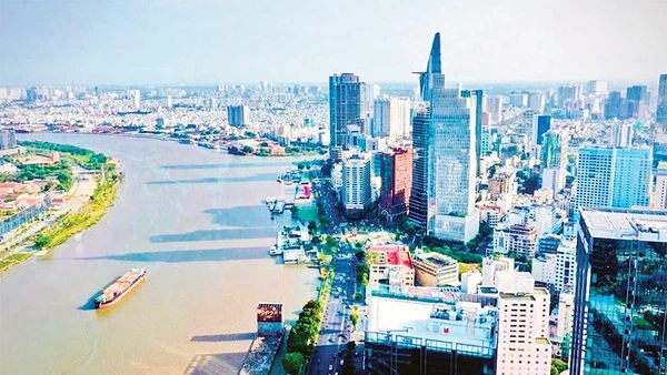 Thành phố Hồ Chí Minh phát triển năng động.