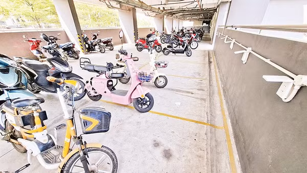 Chung cư TDH RieverView, phường Tam Bình bố trí khu vực sạc xe điện riêng biệt để bảo đảm an toàn phòng cháy, chữa cháy.