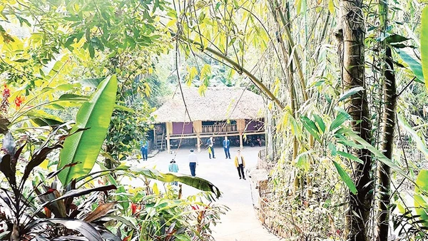 Nét độc đáo về bản sắc văn hóa hài hòa với môi trường sinh thái tạo nên sức hút của Làng du lịch cộng đồng Thái Hải (Thái Nguyên).