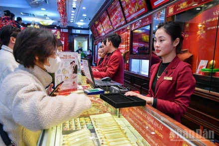 Giá vàng ngày 7/2: Vàng SJC tăng mạnh gần 3 triệu đồng/lượng