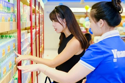 Vinamilk tăng trưởng doanh thu quý 3 tại thị trường trong nước nhờ tăng độ phủ cửa hàng, sản phẩm mới và đa dạng cách tiếp cận người tiêu dùng. (Ảnh: Vi Nam)