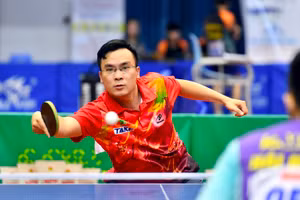 Tay vợt kỳ cựu Trần Huy Bảo (TP Hồ Chí Minh).