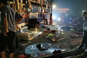 Hiện trường vụ va chạm giữa hai xe ô-tô. (Ảnh: NDCC)