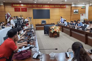 Quang cảnh buổi họp báo.