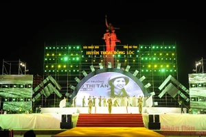 Chương trình nghệ thuật tri ân Huyền thoại Đồng Lộc (Ảnh: ĐĂNG KHOA)